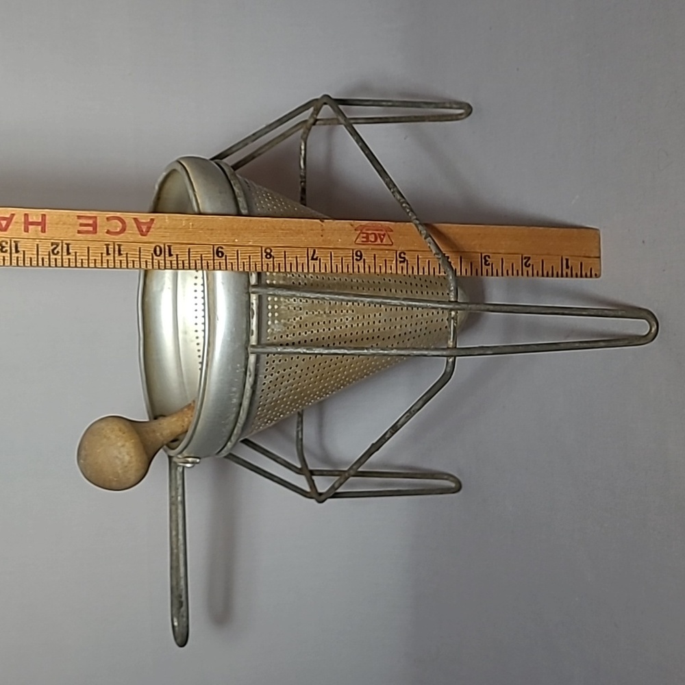 Vintage Viro Aluminum Cone Colander w/Wood Pestle Yo-Ho Jar Lifter & Jar Openers - Picture 4 of 16